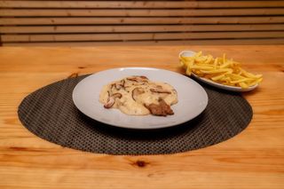 Bife Cogumelos e Natas