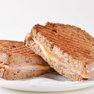 Tosta de Fiambre Rústica