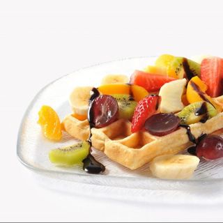 Waffle Frutas com Três Bolas de Gelado