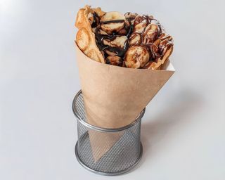 Waffle Frutas com Três Bolas de Gelado