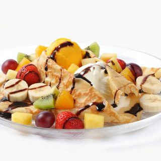 Crepe de Frutas com Duas Bolas de Gelado