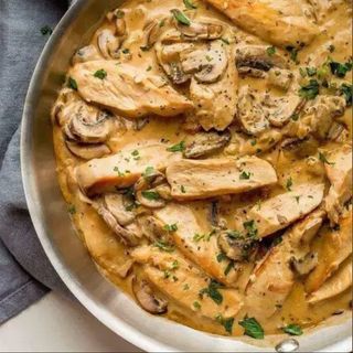 Bifinhos de Alcatra c/molho de cogumelos 