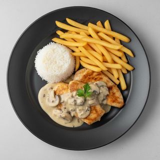 Bifinhos de Frango c/ molho de cogumelos 