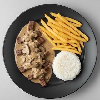 Bifinhos de Alcatra c/molho de cogumelos 