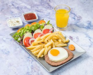 Hambúrguer no Pão + bebida