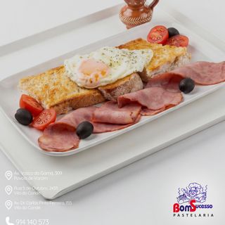 Torrada Alentejana com ovo