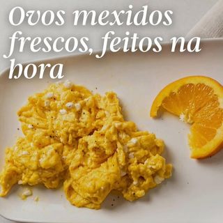 Ovos Mexidos e Queijo