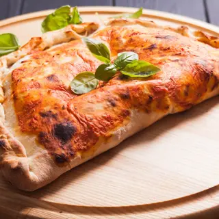 CALZONE. MEDIA