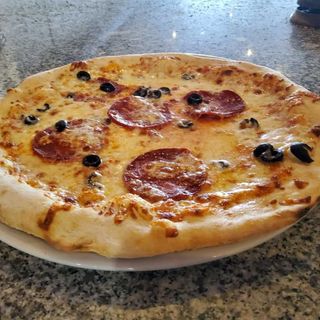 Menu pizza média peperoni