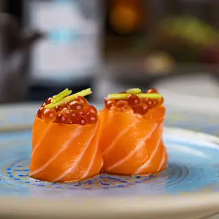 Gunkan de Salmão
