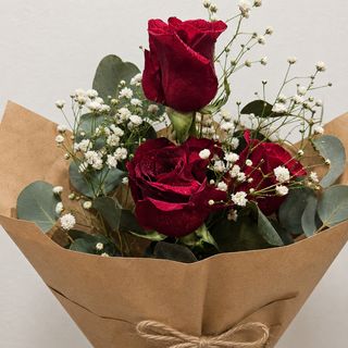 Clássico - 3 Rosas Vermelhas Kraft
