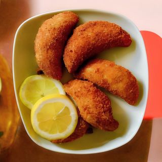 3 Rissóis de Camarão