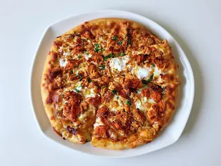 Pizza Butter Chicken