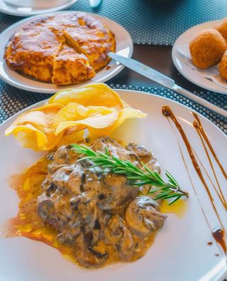 Bife do Lombo com Molho de Cogumelos