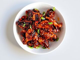 Gochujang Korean Sweet & Spicy Chicken Wings 8 Unidades