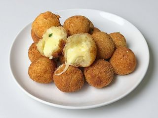 Bola de Queijo