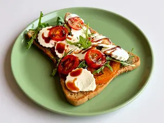 Tosta Caprese