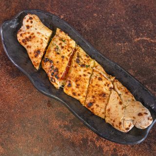 Pão de Alho com Queijo Ventricina 