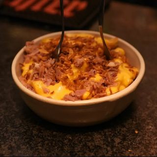 Batata Frita com Cheddar e Bacon