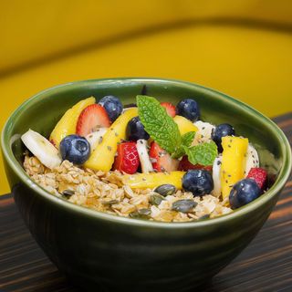 FRUITY GRANOLA