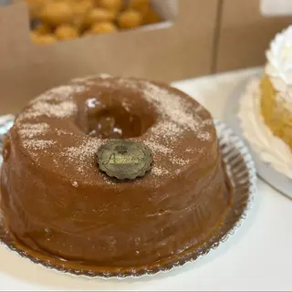 BOLO DE CANELA COM DOCE DE LEITE X