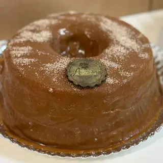 BOLO DE CANELA COM DOCE DE LEITE M