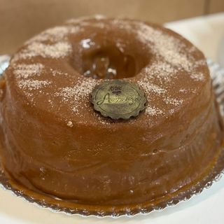 BOLO DE CANELA COM DOCE DE LEITE M