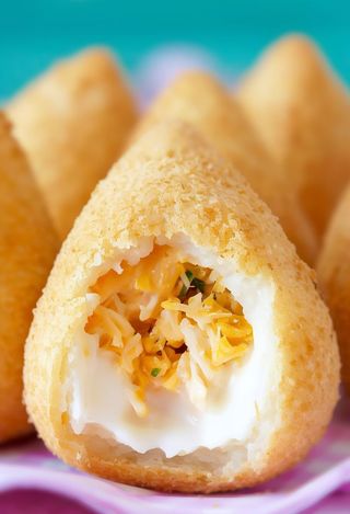 Coxinha de Frango mini 10 unidades 