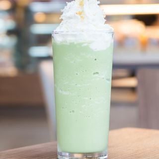 Milkshake de menta e chocolate medio