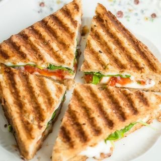 Sanduíche de Queijo e Alho