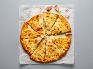 Pizza Cheesy Garlic