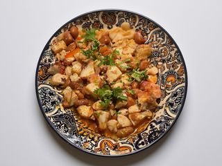 Salada de amigos improváveis do mar e da terra