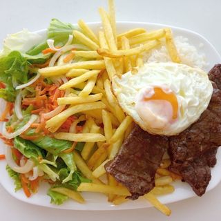 Menu « Bitoque de Vaca + Bebida »