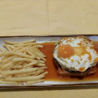 Hambúrguer no Prato a Padock