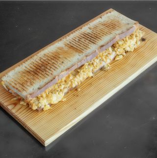 Tosta de Ovo e Farinheira 1 Metro
