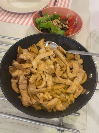 Tirinhas de Frango estufadas com Cogumelos