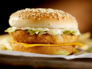 CHICKEN MAXI BURGER