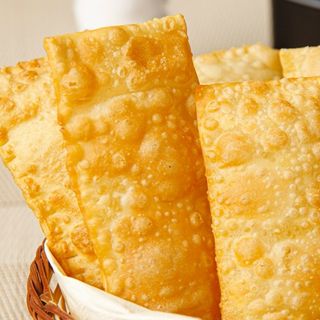 PASTEL CARNE COM QUEIJO