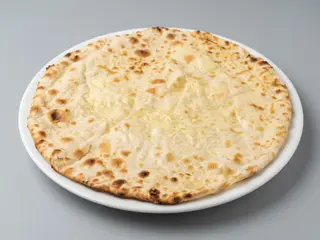 Pão Indiano com Queijo e Alho