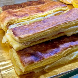 Lanche Misto Folhado