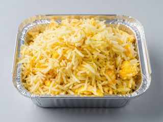 Arroz salteado com ovo ( egg fried rice )