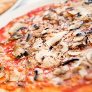 Pizza Funghi Média