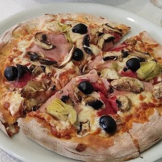 Pizza 4 Stagioni Média