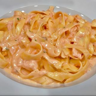 Tagliatelle al Salmone