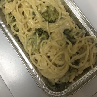 Espaguete com Bróculos e molho Bechamel