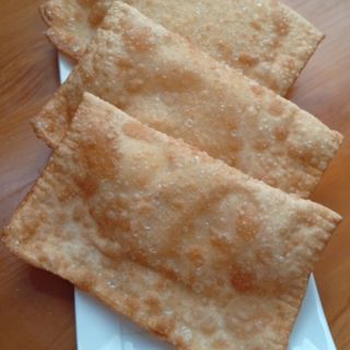 Pastel de queijo com milho