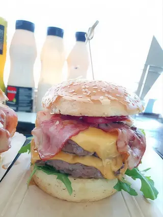 Duplo a Golfinho com Bacon