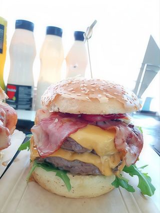 Duplo a Golfinho com Bacon