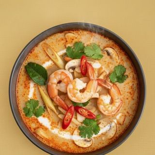 Tom yum chicken soup