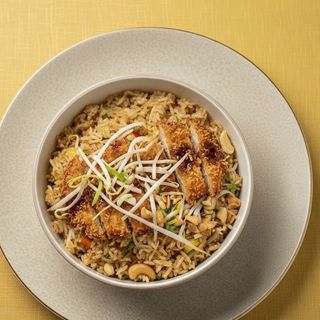 Arroz com Ovo e Frango Panado